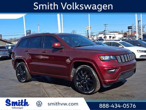 Used 2018 Jeep Grand Cherokee Altitude image 1