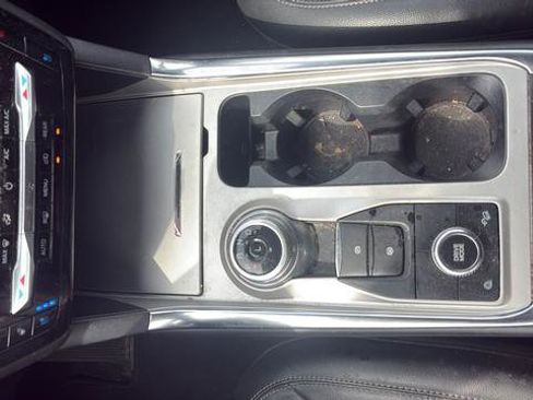 Used 2022 Ford Explorer Limited w/ Equipment Group 301A image 8