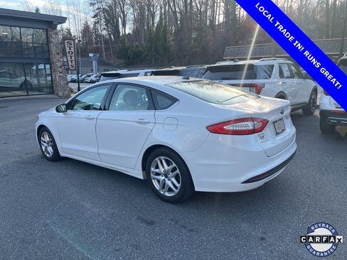 Used 2015 Ford Fusion SE image 12