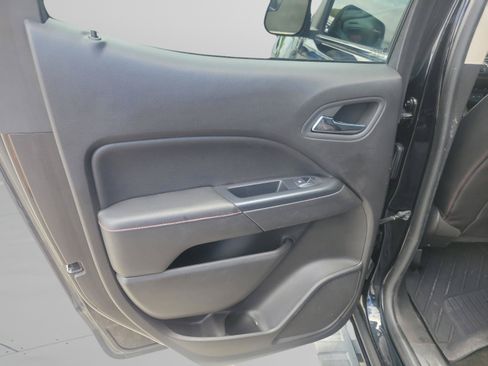 Used 2016 GMC Canyon SLE w/ All Terrain Package RWD image 11