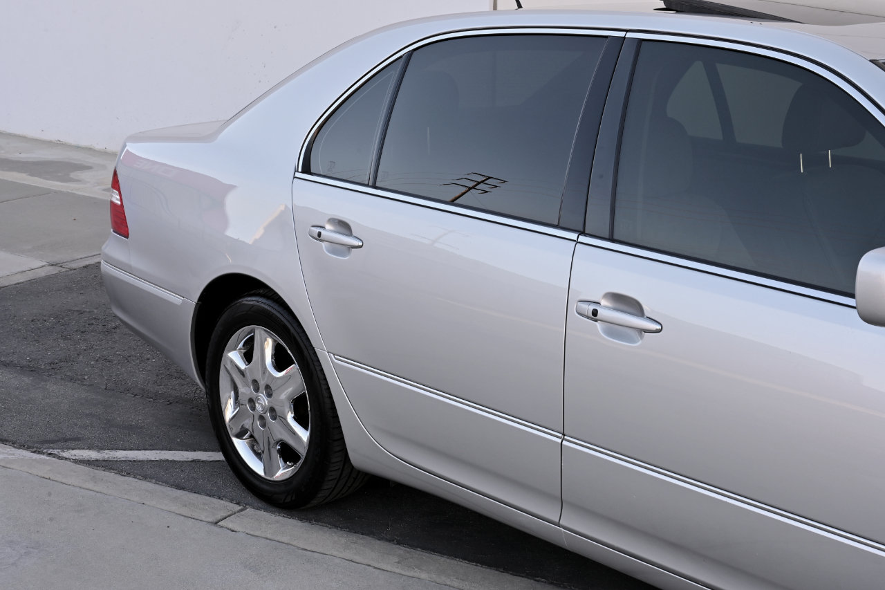 Used 2004 Lexus LS 430 w/ Modern Luxury Pkg RWD image 34