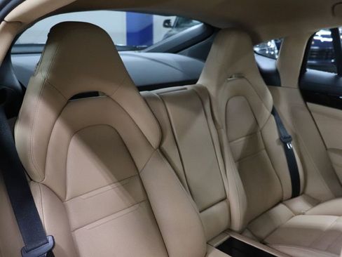 Used 2020 Porsche Panamera image 22
