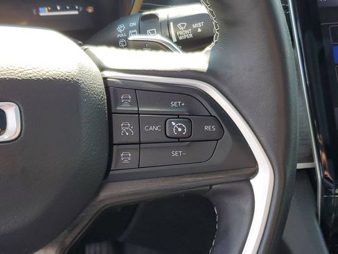 Used 2022 Jeep Grand Cherokee Limited AWD/4WD image 18