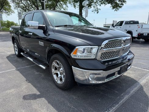 Used 2017 RAM 1500 Laramie AWD/4WD image 3
