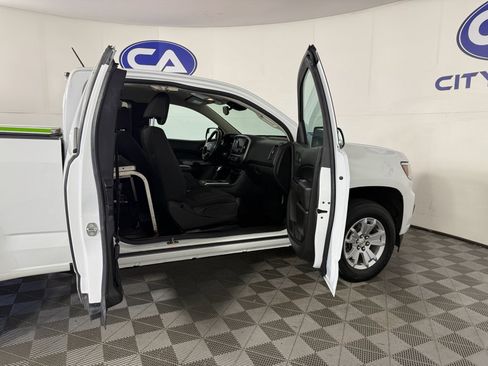 Used 2022 Chevrolet Colorado LT w/ Fleet Safety Package image 20