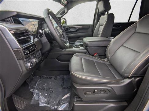 Used 2025 GMC Yukon Elevation AWD/4WD image 16