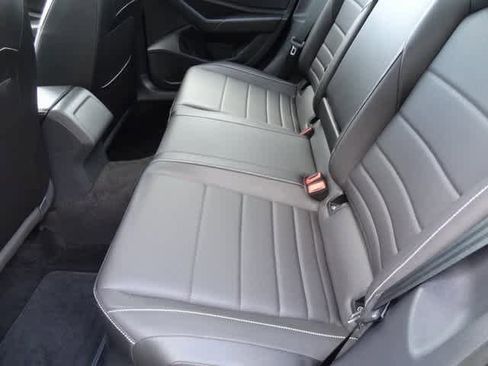 Used 2024 Volkswagen Jetta SE image 9