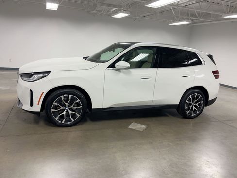 New 2026 BMW X3 xDrive30 w/ Convenience Package image 2