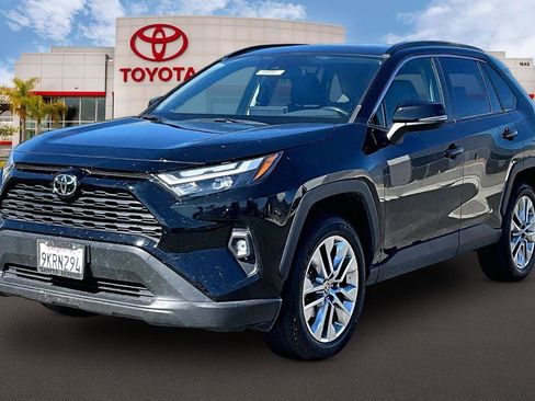 Used 2024 Toyota RAV4 XLE Premium image 10