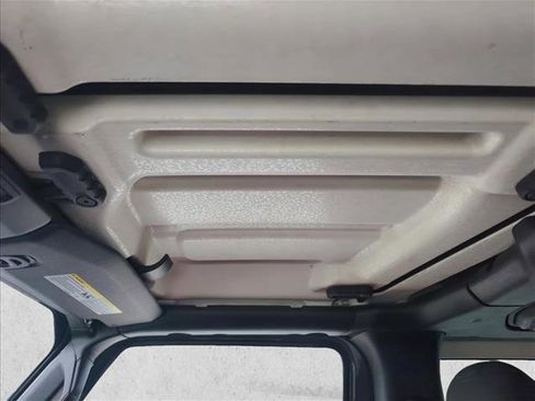 Used 2022 Jeep Wrangler Sport AWD/4WD image 15