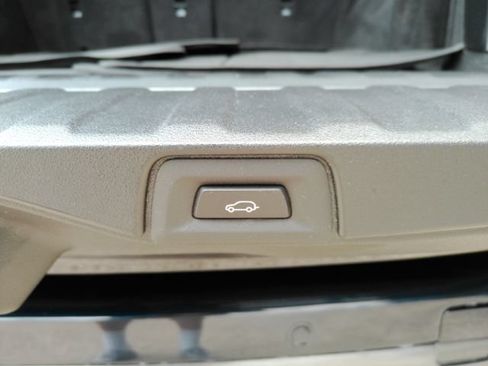 Used 2025 BMW X5 sDrive40i w/ M Sport Package RWD image 32