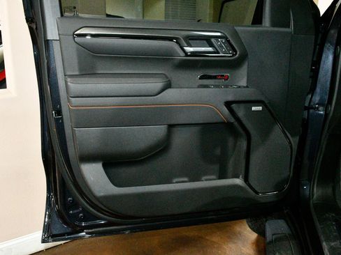 Used 2025 GMC Sierra 1500 AT4 w/ AT4 Premium Package image 41