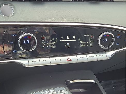 Used 2025 Genesis GV70 2.5T image 30