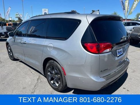 Used 2018 Chrysler Pacifica Touring-L Plus w/ Advanced Safetytec Group FWD image 3