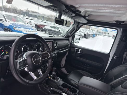 Used 2022 Jeep Wrangler Unlimited Sahara w/ Cold Weather Group image 26