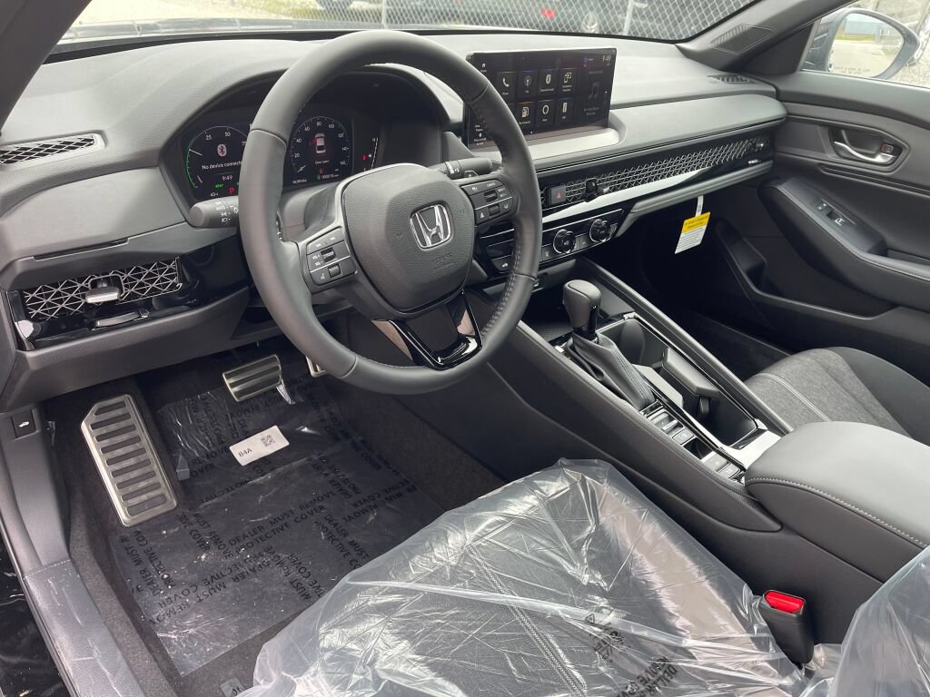 Used 2024 Honda Accord Sport image 3