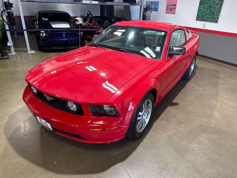 Used 2005 Ford Mustang GT Premium image 22