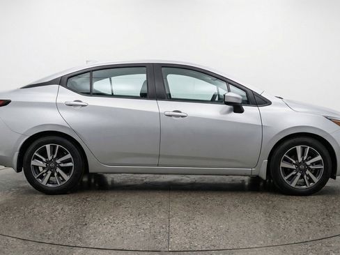 Used 2025 Nissan Versa SV FWD image 11