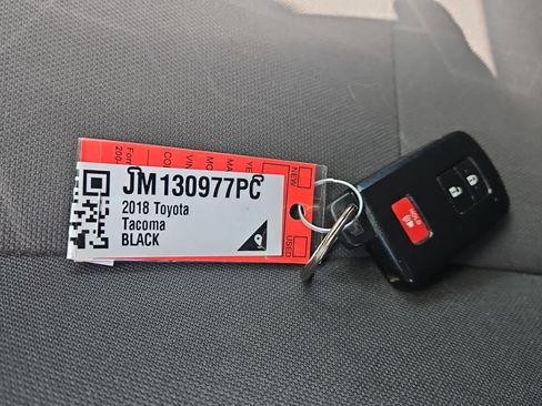 Used 2018 Toyota Tacoma TRD Off-Road AWD/4WD image 20