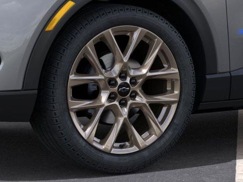 New 2026 Chevrolet Equinox EV LT image 9