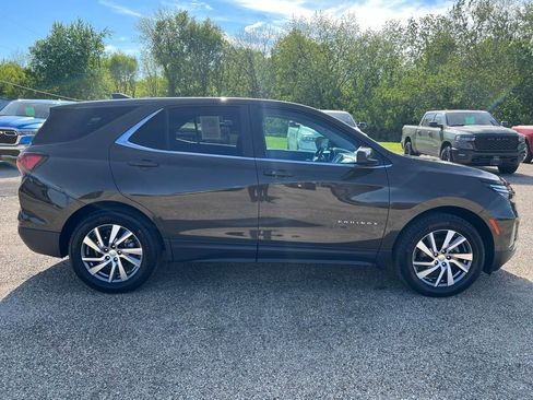 Used 2024 Chevrolet Equinox LT w/ LPO, Floor Liner Package FWD image 6