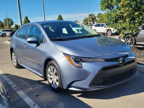 Used 2025 Toyota Corolla LE image 4
