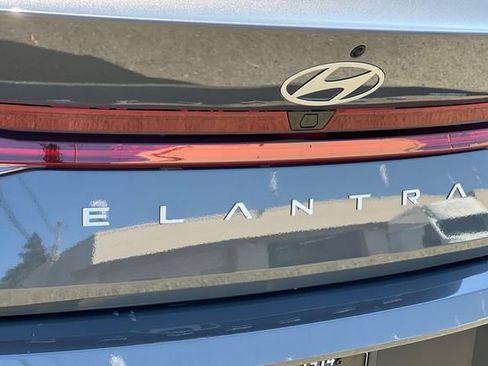 New 2026 Hyundai Elantra Hybrid FWD image 8