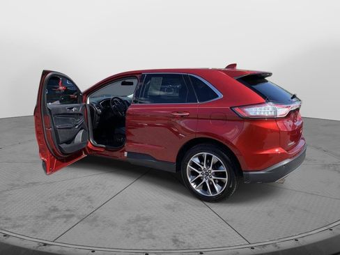 Used 2018 Ford Edge Titanium w/ Equipment Group 301A AWD/4WD image 9