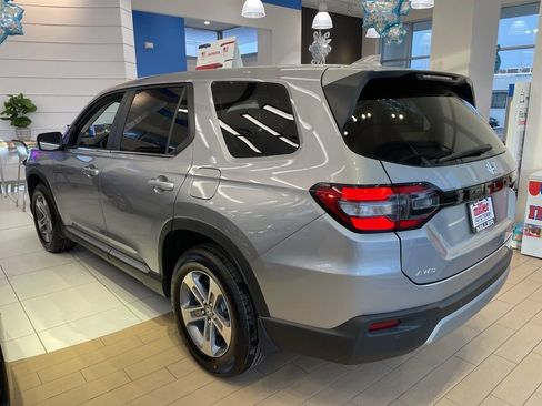New 2025 Honda Pilot EX-L image 4