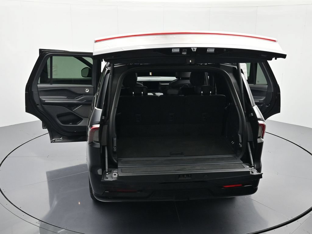 New 2026 Lincoln Navigator Reserve w/ Jet Appearance Package AWD/4WD image 47