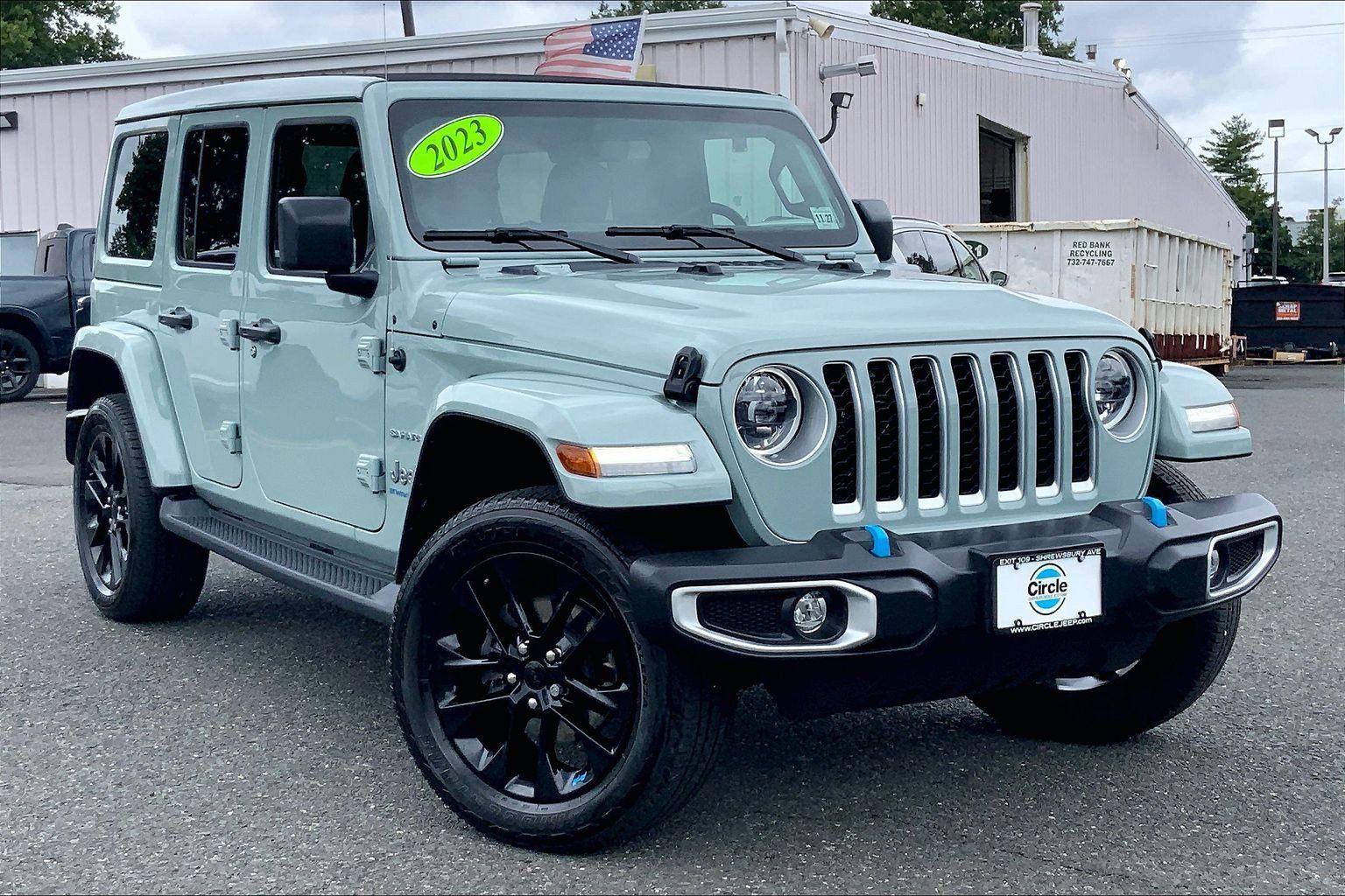 Used 2023 Jeep Wrangler Unlimited Sahara w/ Cold Weather Group AWD/4WD image 2