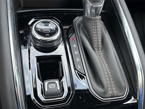 New 2025 GMC Canyon AT4 w/ Nightfall Edition image 9