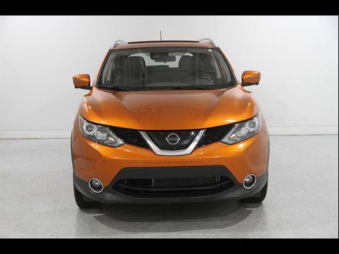 Used 2017 Nissan Rogue Sport SL w/ SL Premium Package AWD/4WD image 2