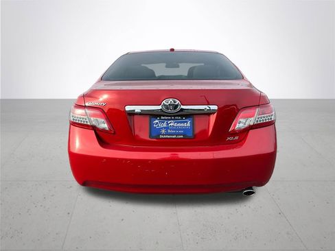 Used 2011 Toyota Camry XLE image 8
