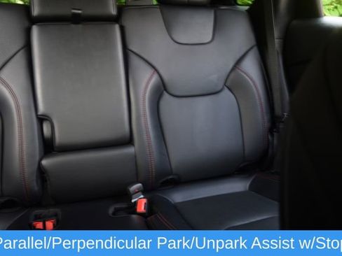 Used 2021 Jeep Cherokee Trailhawk w/ Technology Group AWD/4WD image 17