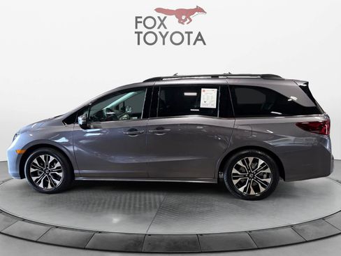 Used 2026 Honda Odyssey Elite image 3