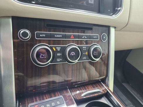 Used 2016 Land Rover Range Rover HSE image 32