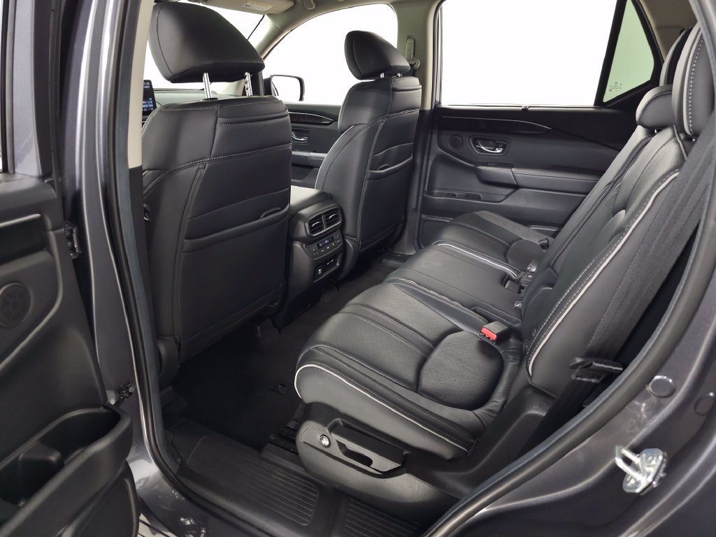 Used 2025 Honda Pilot Elite image 34