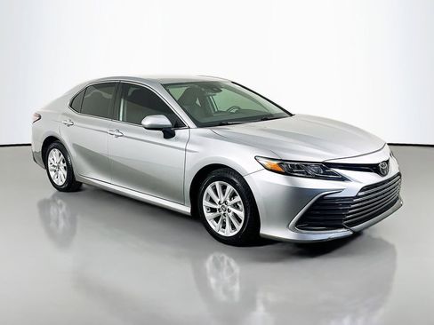 Used 2023 Toyota Camry LE image 13