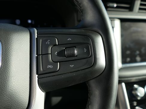 Used 2023 GMC Yukon XL Denali image 15