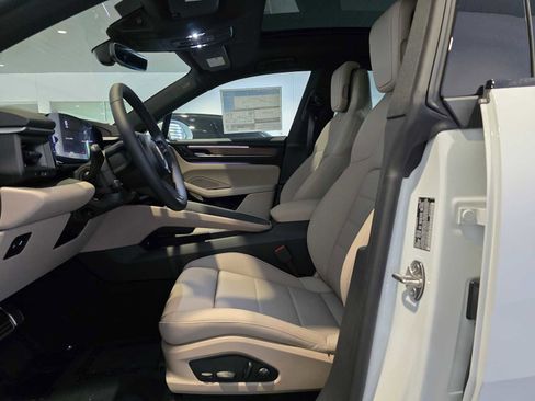 New 2025 Porsche Macan 4S Electric image 24