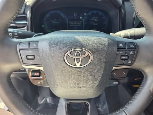 Used 2025 Toyota Camry XSE FWD image 29