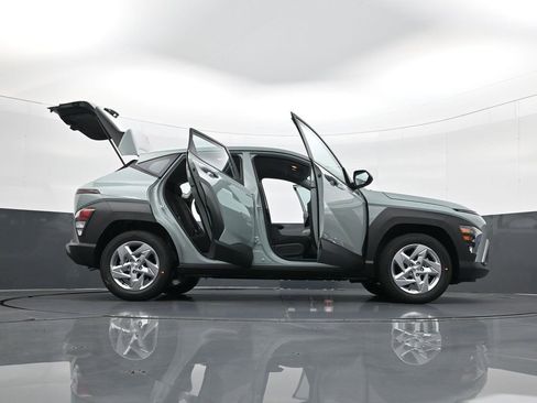 New 2026 Hyundai Kona SE image 33