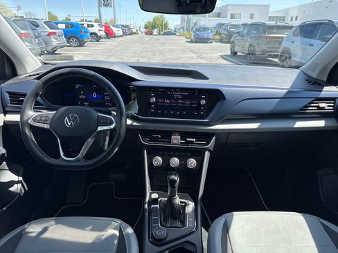 Certified 2023 Volkswagen Taos SE AWD/4WD image 13