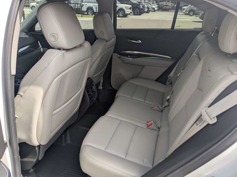 Used 2023 Cadillac XT4 Luxury w/ Cold Weather Package FWD image 15