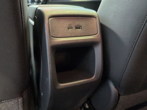 Used 2025 Chevrolet Trax RS w/ Sunroof Package FWD image 32