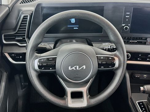 Used 2025 Kia Sportage LX FWD image 18