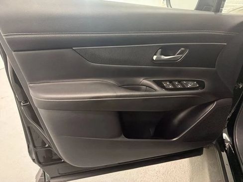 Used 2025 Nissan Murano SV AWD/4WD image 12