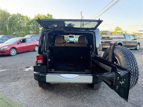 Used 2015 Jeep Wrangler Unlimited Sahara w/ Dual Top Group image 6