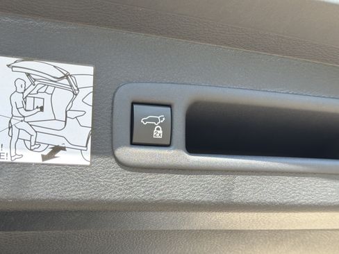 Used 2021 Toyota Sienna Platinum FWD image 20